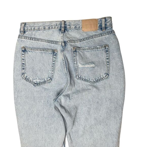 Pull&Bear Womens Light Wash Distressed Ankle Mom Jeans - Picture 5 of 7